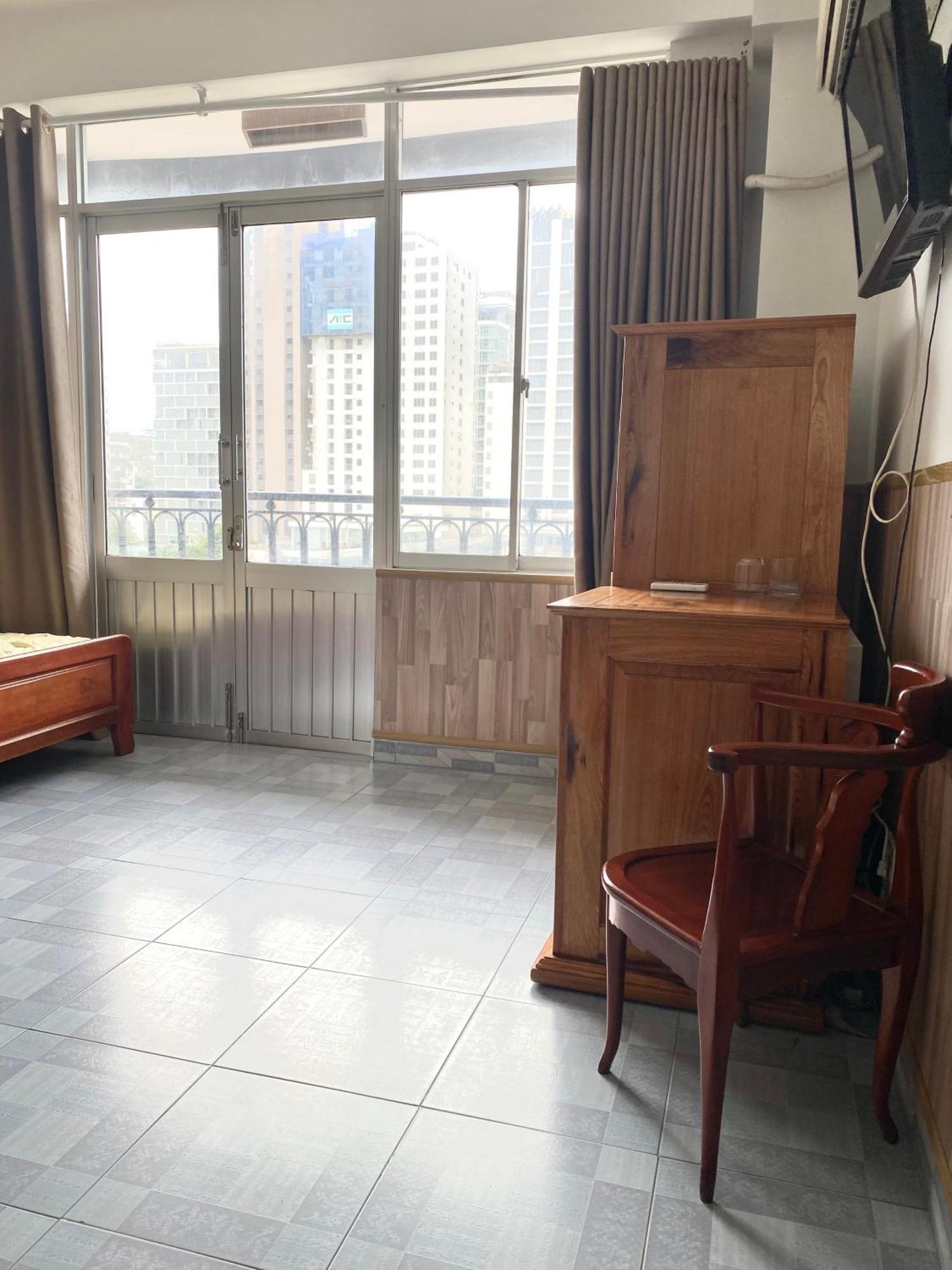 Hotel Tue Tinh à Nha Trang Extérieur photo