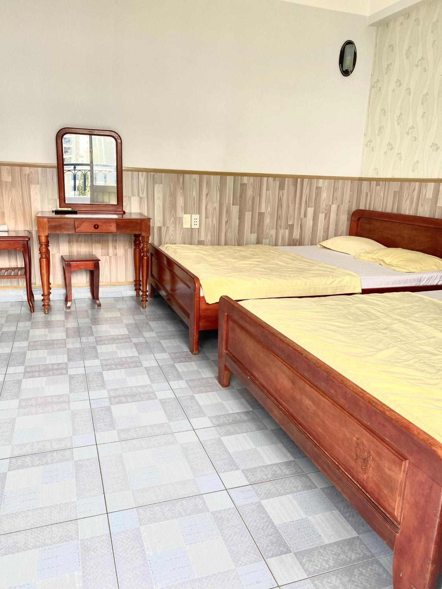 Hotel Tue Tinh à Nha Trang Extérieur photo