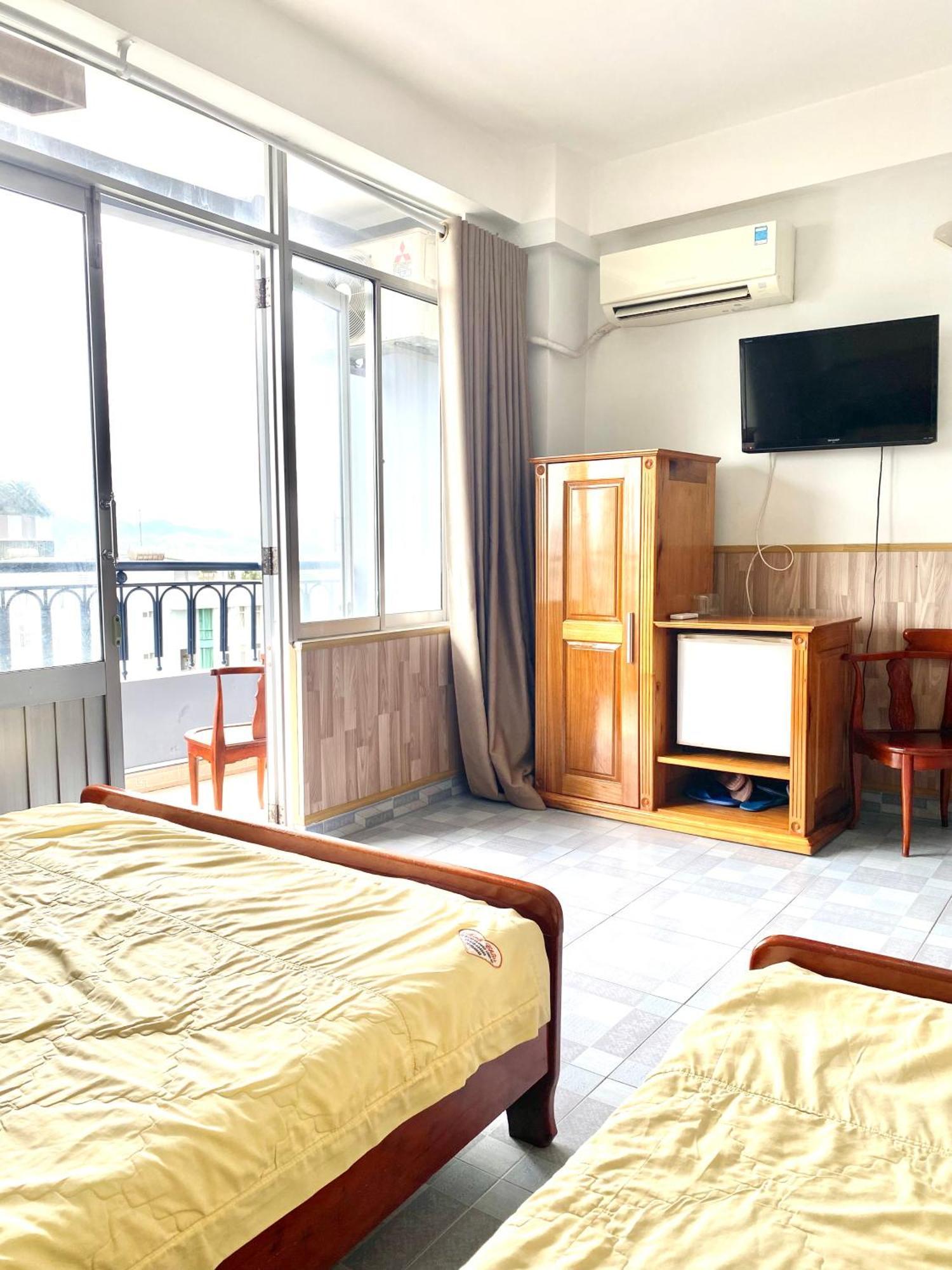 Hotel Tue Tinh à Nha Trang Extérieur photo
