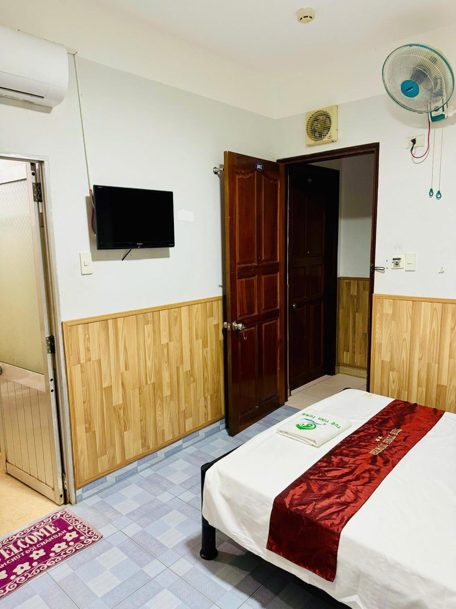 Hotel Tue Tinh à Nha Trang Extérieur photo