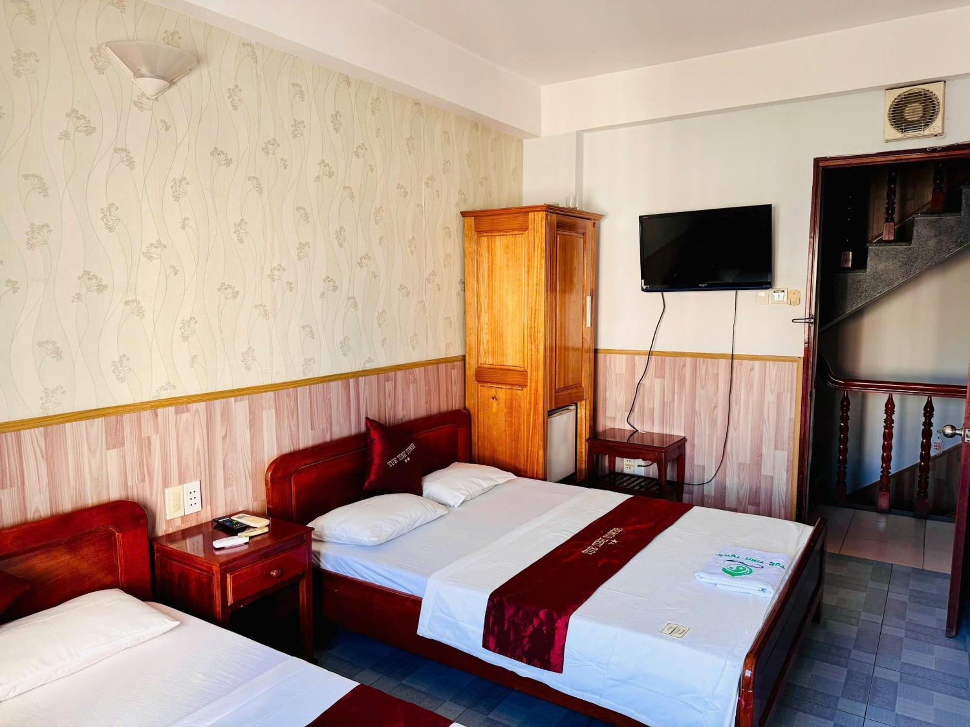 Hotel Tue Tinh à Nha Trang Extérieur photo