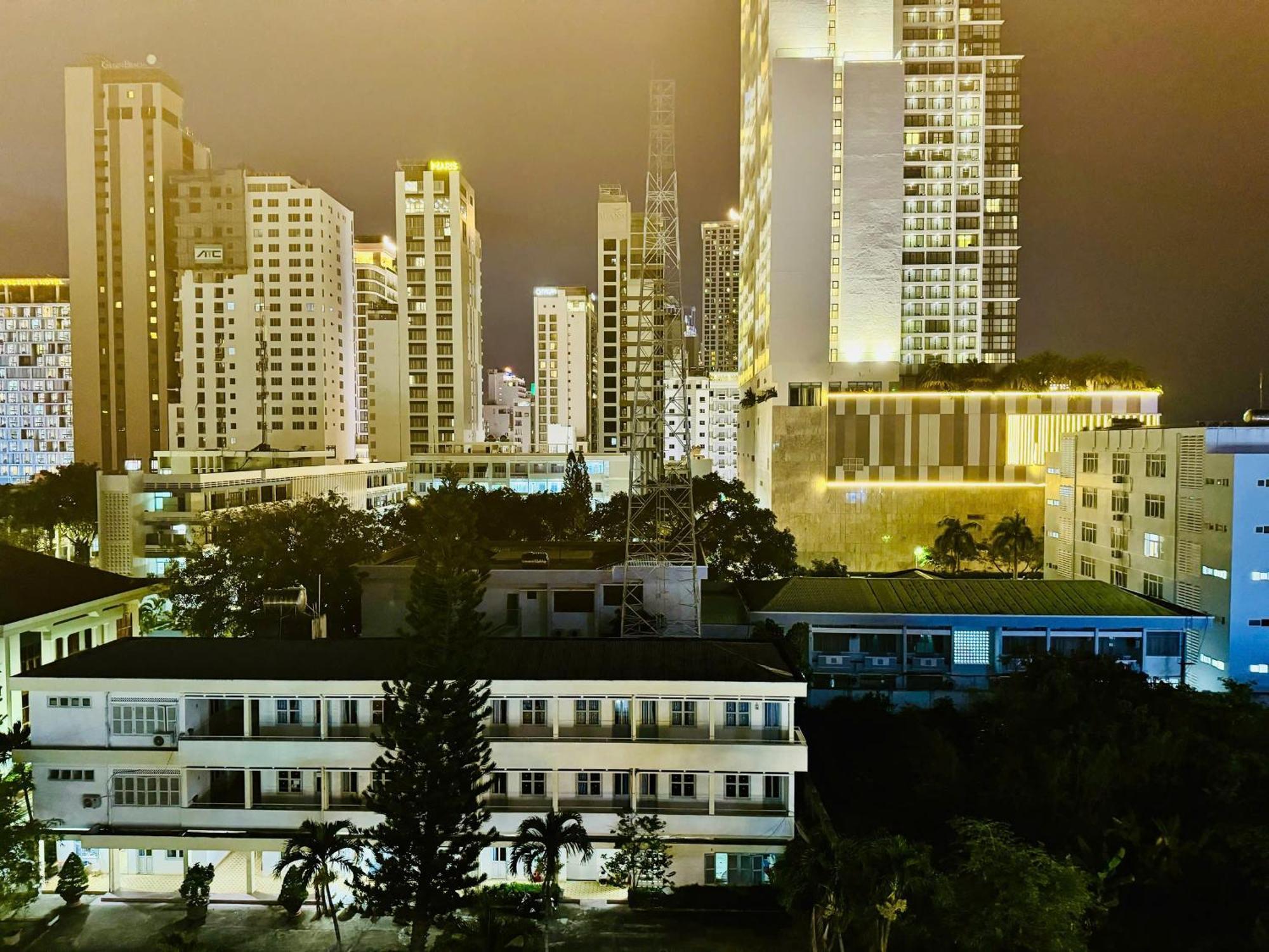 Hotel Tue Tinh à Nha Trang Extérieur photo