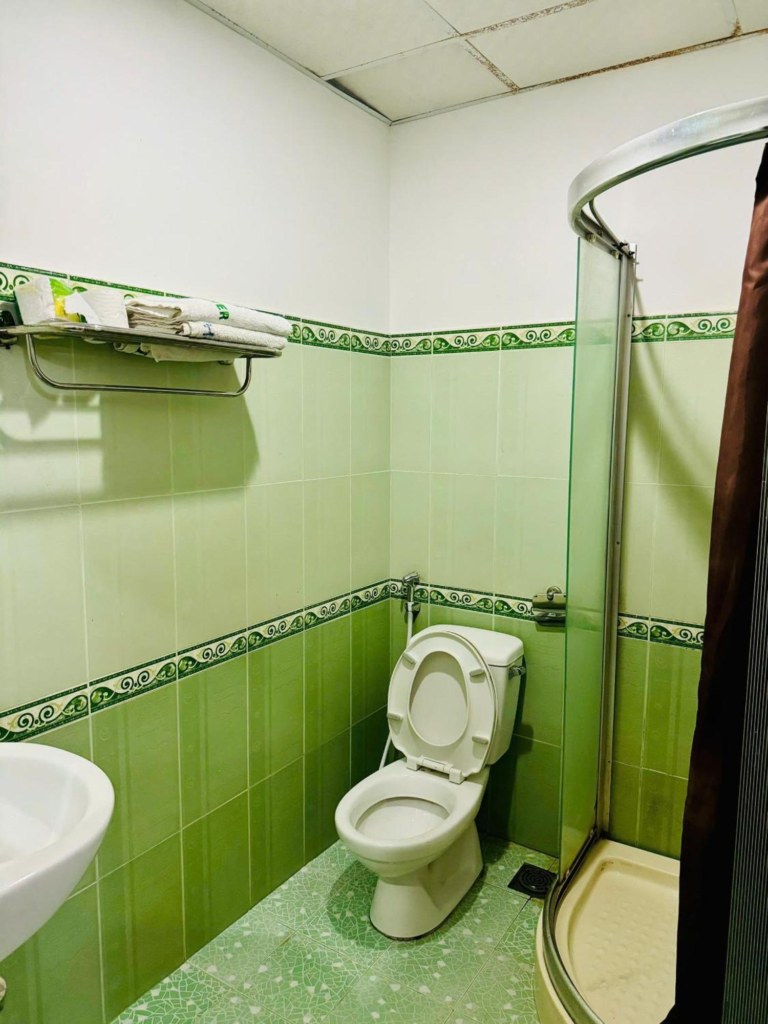 Hotel Tue Tinh à Nha Trang Extérieur photo