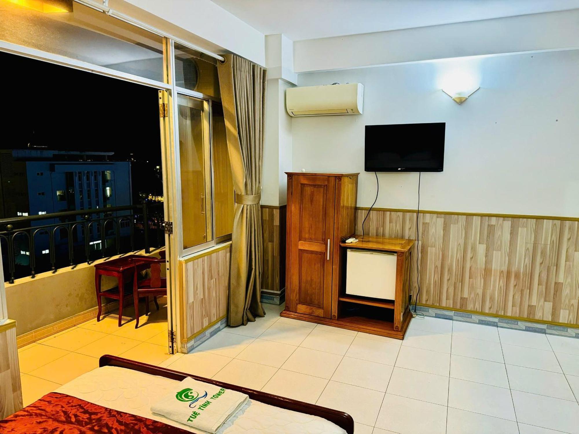 Hotel Tue Tinh à Nha Trang Extérieur photo